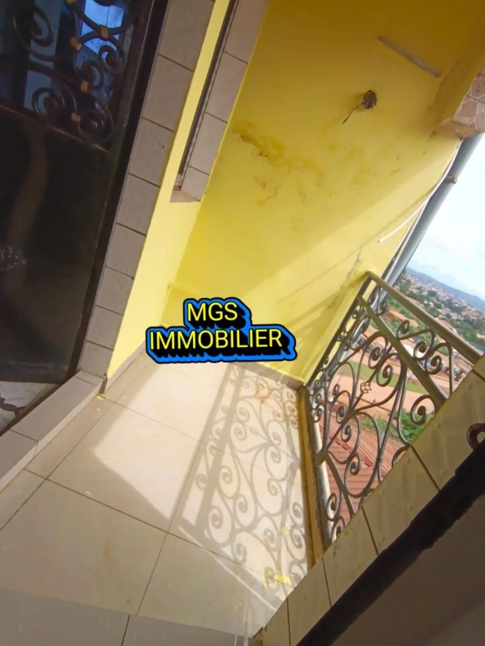 Studio à louer au carrefour Explosif, Bafoussam