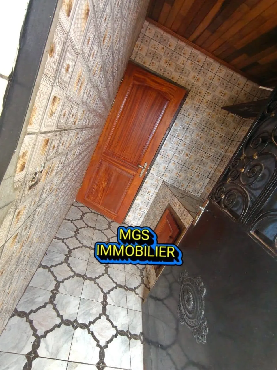 Studio à louer au carrefour Explosif, Bafoussam