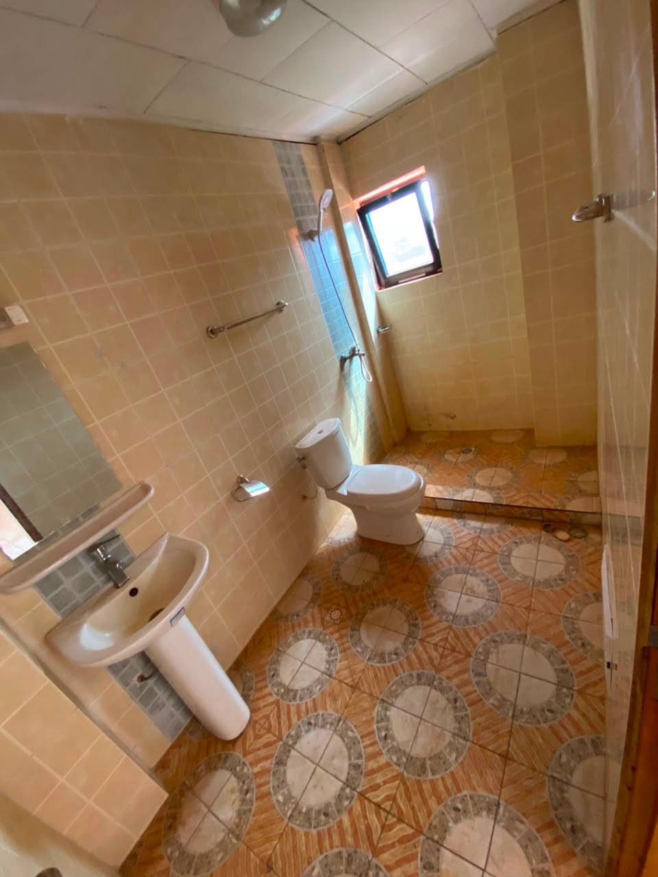 Appartement moderne de 3 chambres à louer, Ngousso Yaoundé