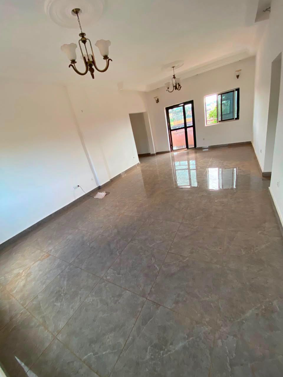 Appartement moderne de 3 chambres à louer, Ngousso Yaoundé