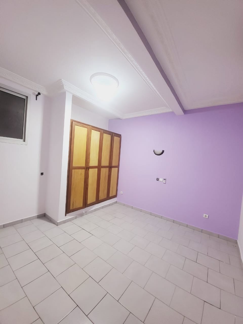 Bel appartement climatisé à louer après Maurivanas