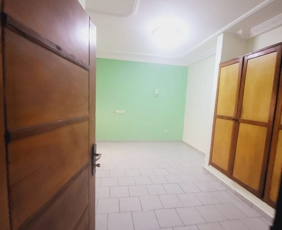 Bel appartement climatisé à louer après Maurivanas