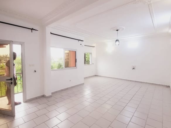 Bel appartement climatisé à louer après Maurivanas