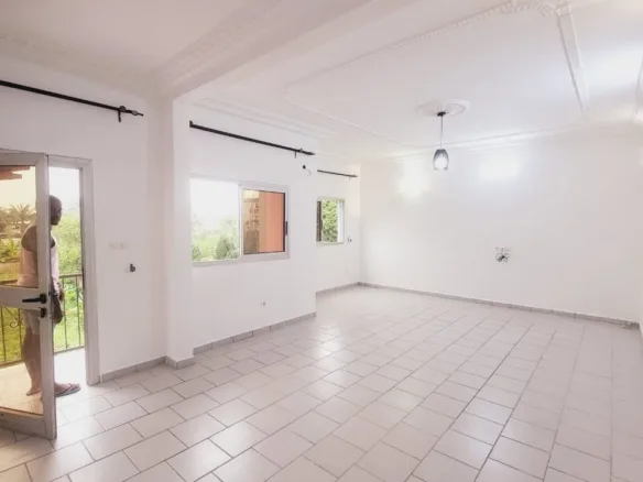 Bel appartement climatisé à louer après Maurivanas