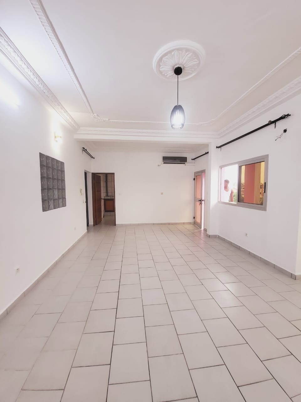 Bel appartement climatisé à louer après Maurivanas