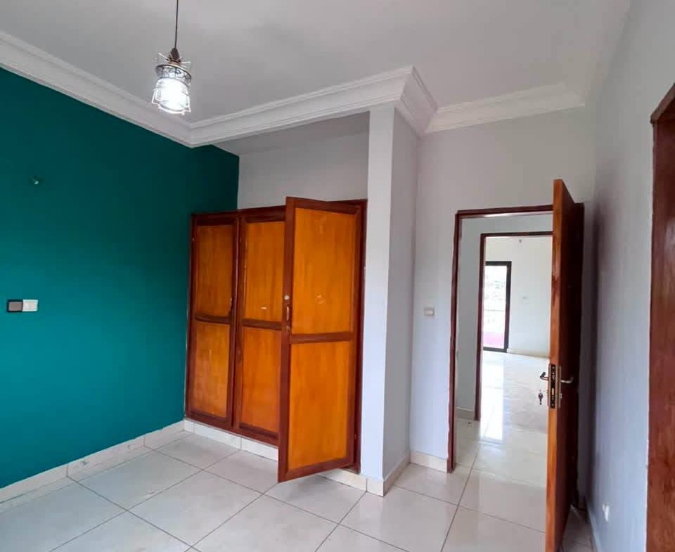 Appartement 2chambres à 140000 fcfa, Yaoundé Messassi