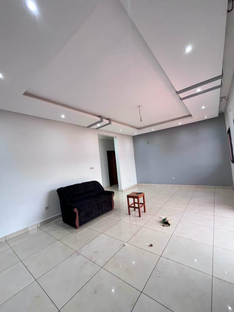 Appartement 2chambres à 140000 fcfa, Yaoundé Messassi