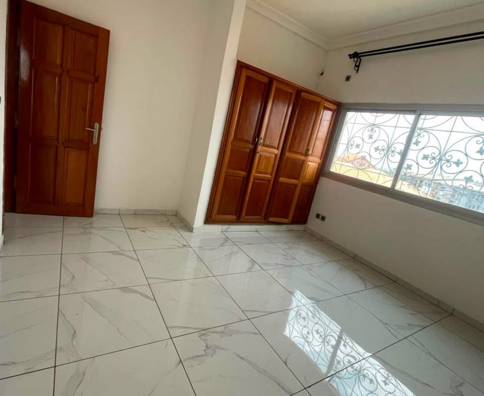 Appartement haut standing 3 chambres, Yaoundé Mimboman