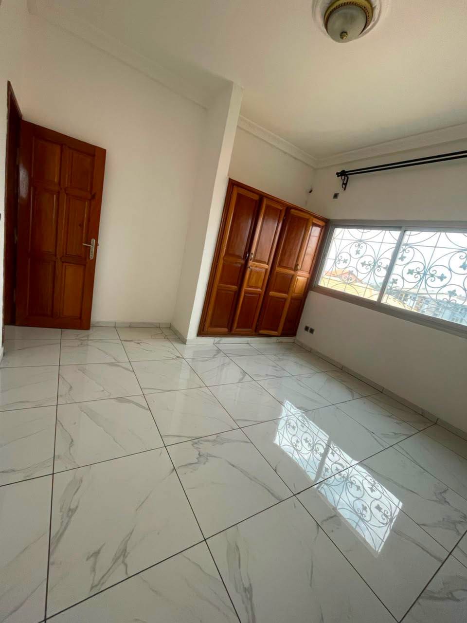 Appartement haut standing 3 chambres, Yaoundé Mimboman
