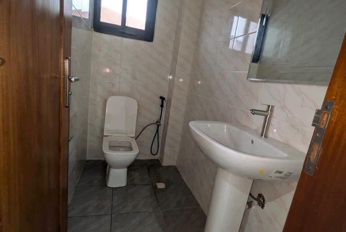 Appartement neuf 2 chambres à louer à Yaoundé Omnisports