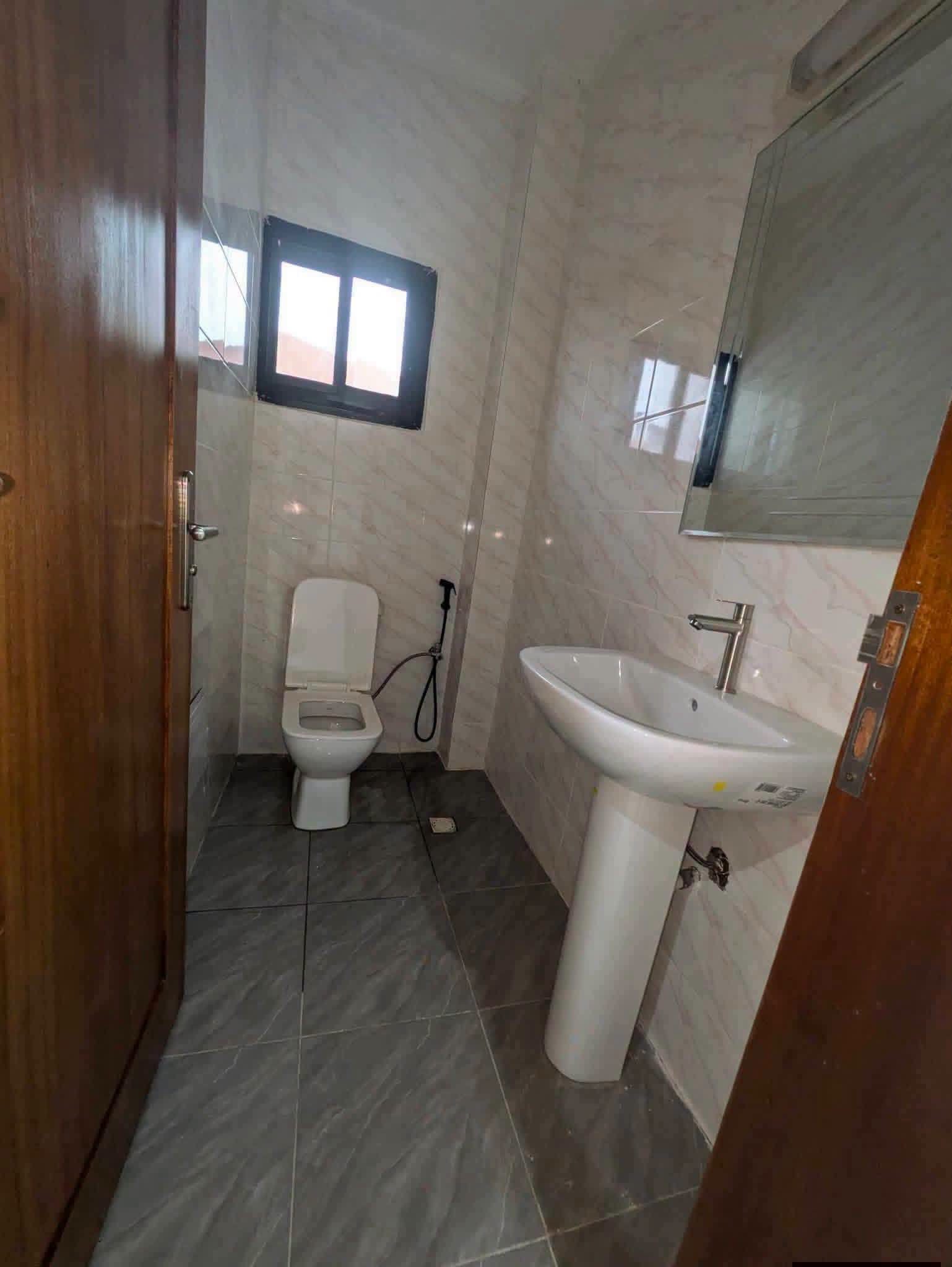 Appartement neuf 2 chambres à louer à Yaoundé Omnisports