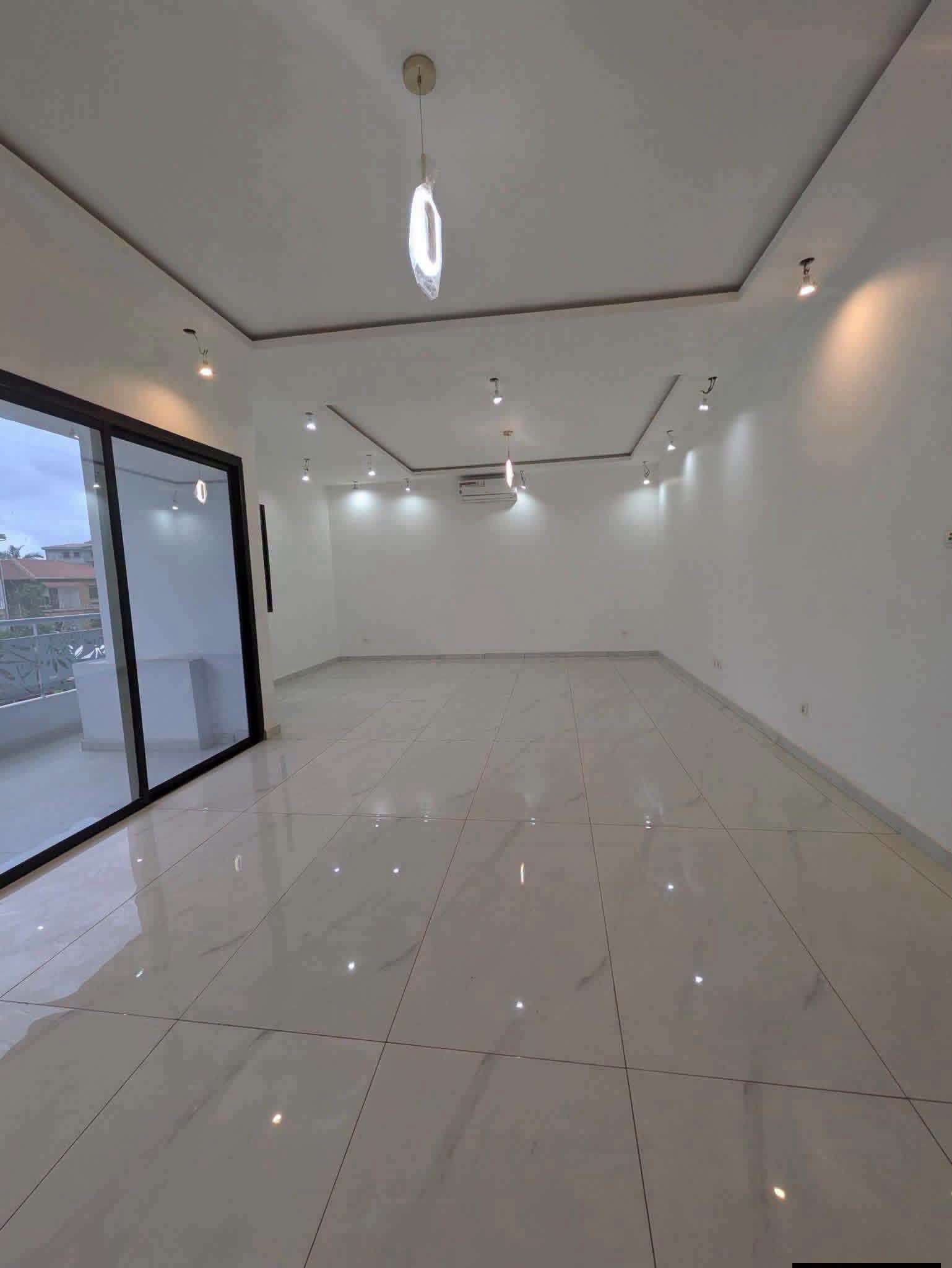 Appartement neuf 2 chambres à louer à Yaoundé Omnisports