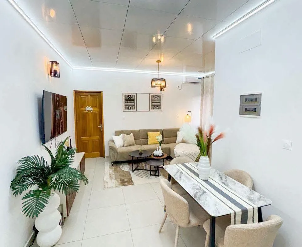 STUDIO MEUBLÉ HAUT STANDING À LOUER YAOUNDÉ BASTOS