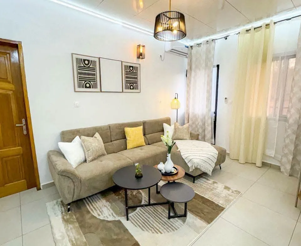 STUDIO MEUBLÉ HAUT STANDING À LOUER YAOUNDÉ BASTOS
