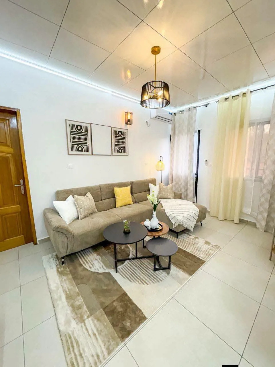STUDIO MEUBLÉ HAUT STANDING À LOUER YAOUNDÉ BASTOS