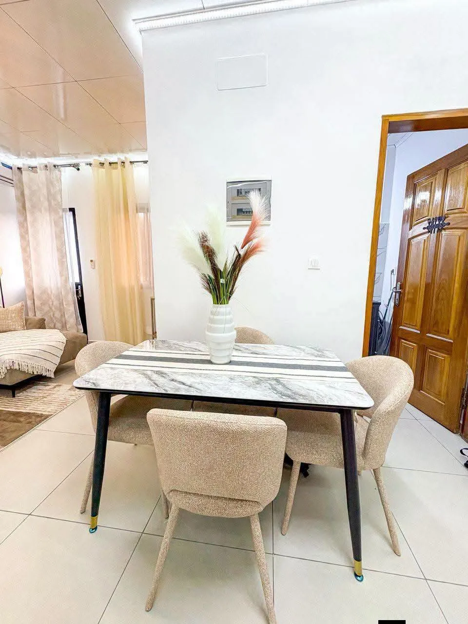 STUDIO MEUBLÉ HAUT STANDING À LOUER YAOUNDÉ BASTOS