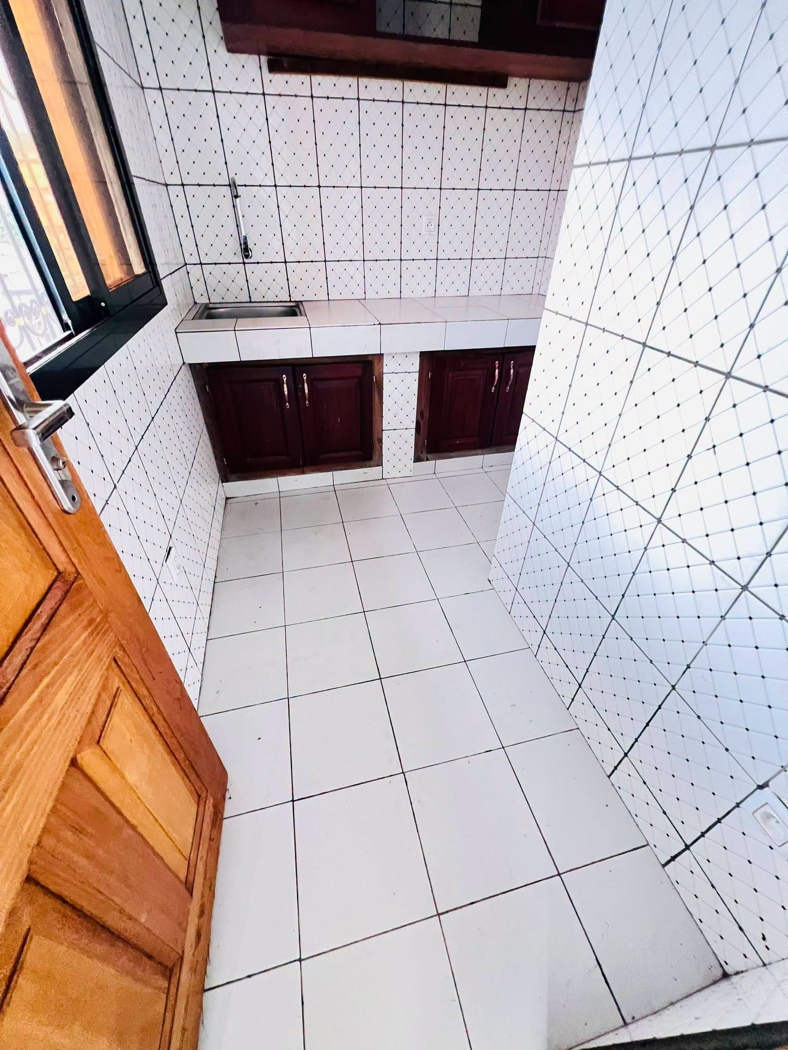 Manifique studio moderne à louer à Yaoundé Emana