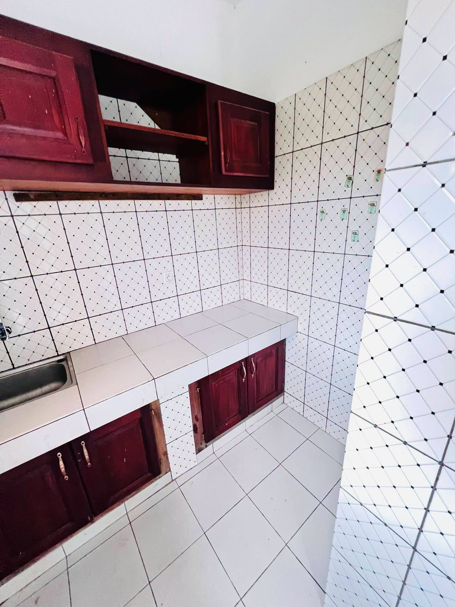 Manifique studio moderne à louer à Yaoundé Emana