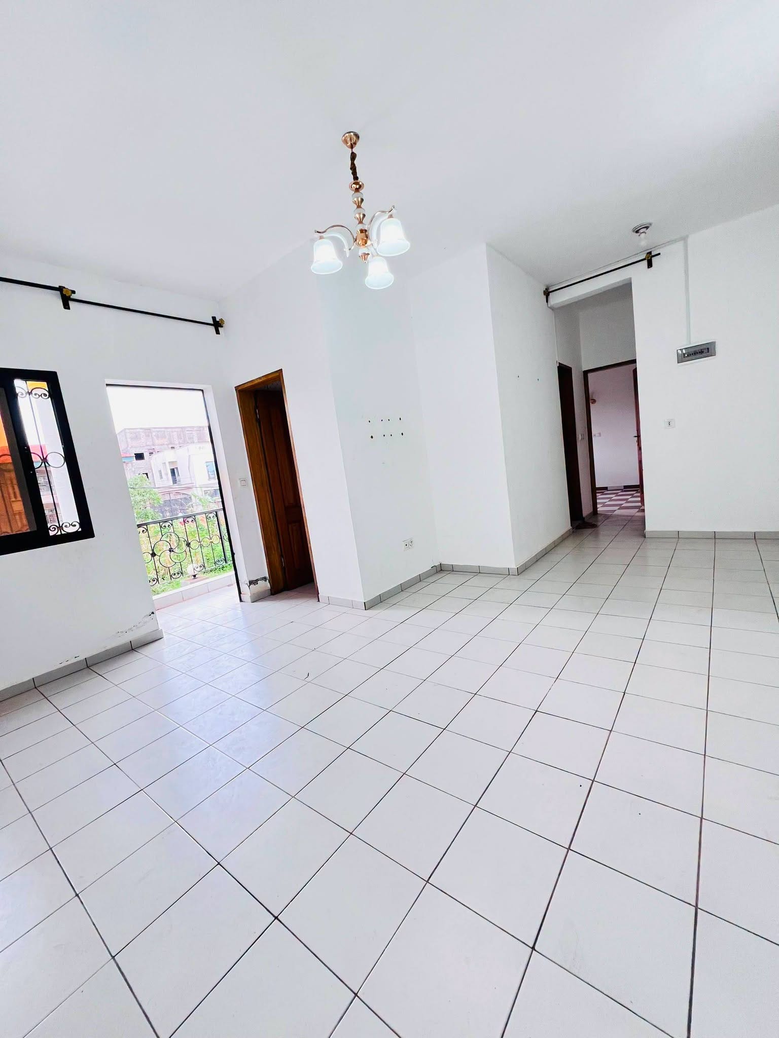 43368- Manifique studio moderne à louer à Yaoundé Emana