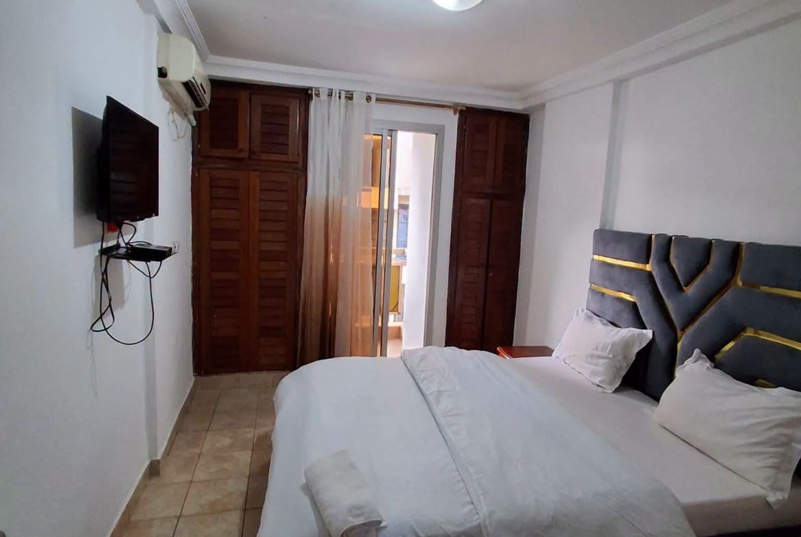Studio meublé avec climatisation et eau chaude, Yaoundé Elig Essono