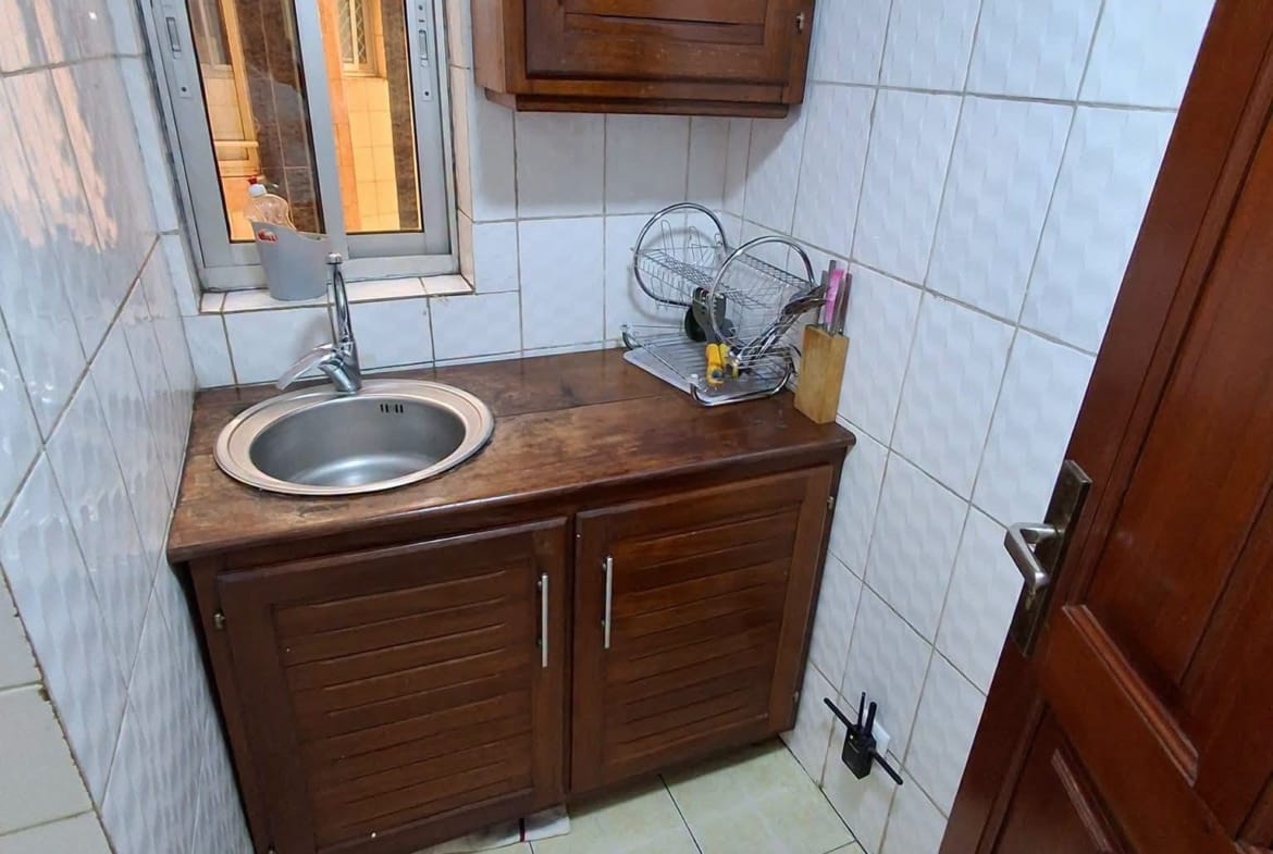 Studio meublé avec climatisation et eau chaude, Yaoundé Elig Essono