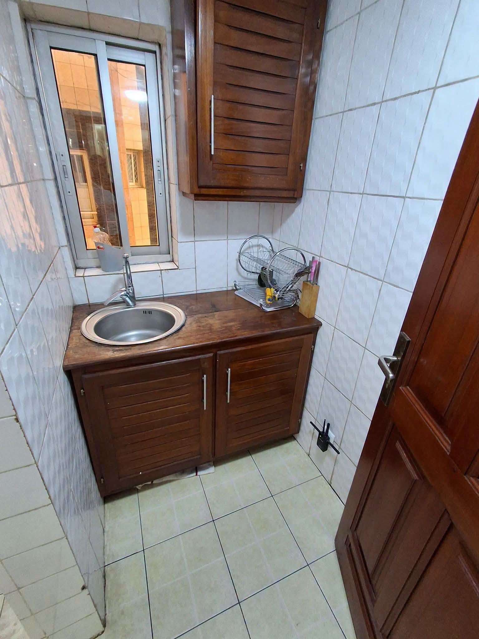 Studio meublé avec climatisation et eau chaude, Yaoundé Elig Essono
