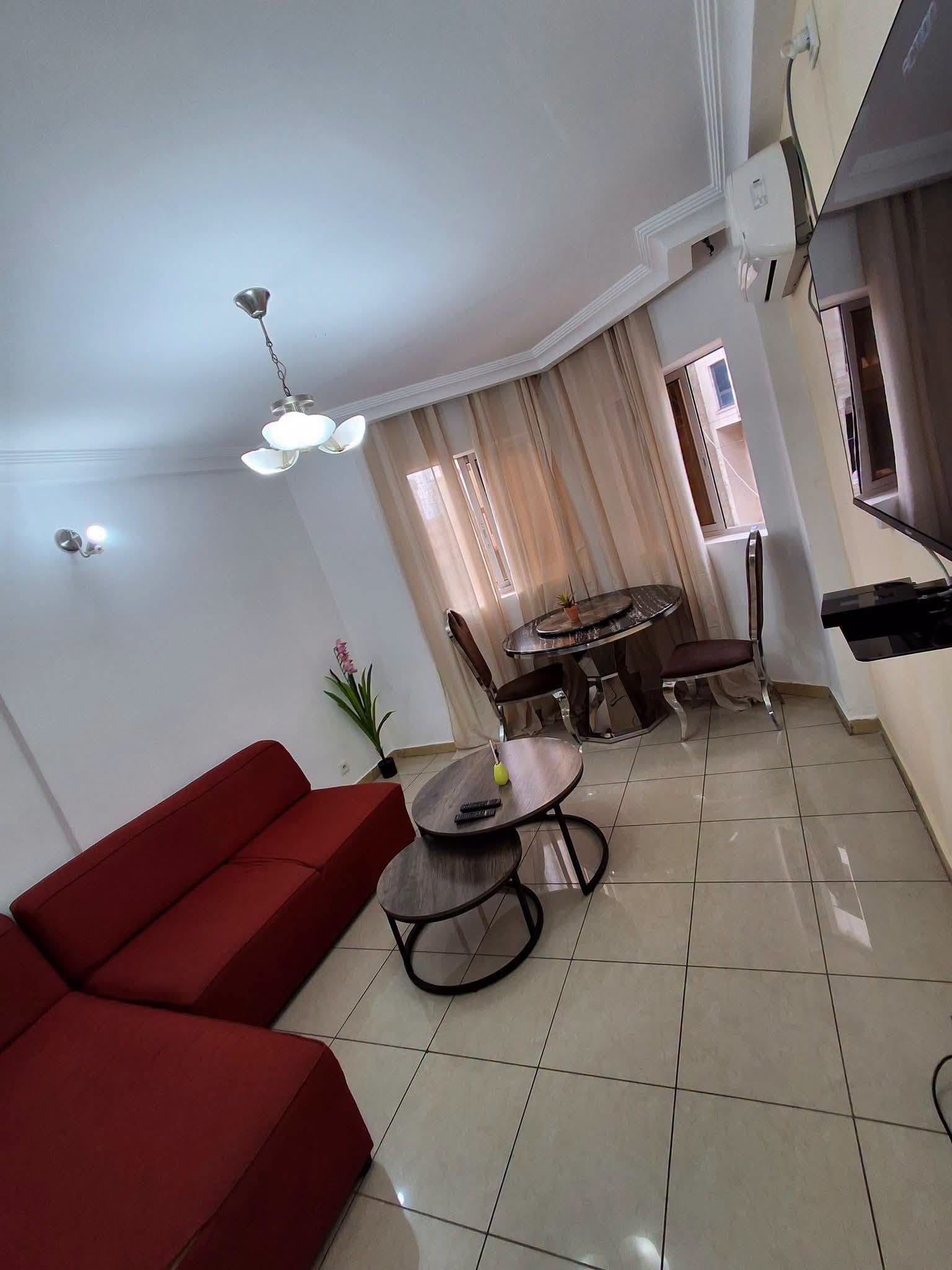 43705- Studio meublé avec climatisation et eau chaude, Yaoundé Elig Essono