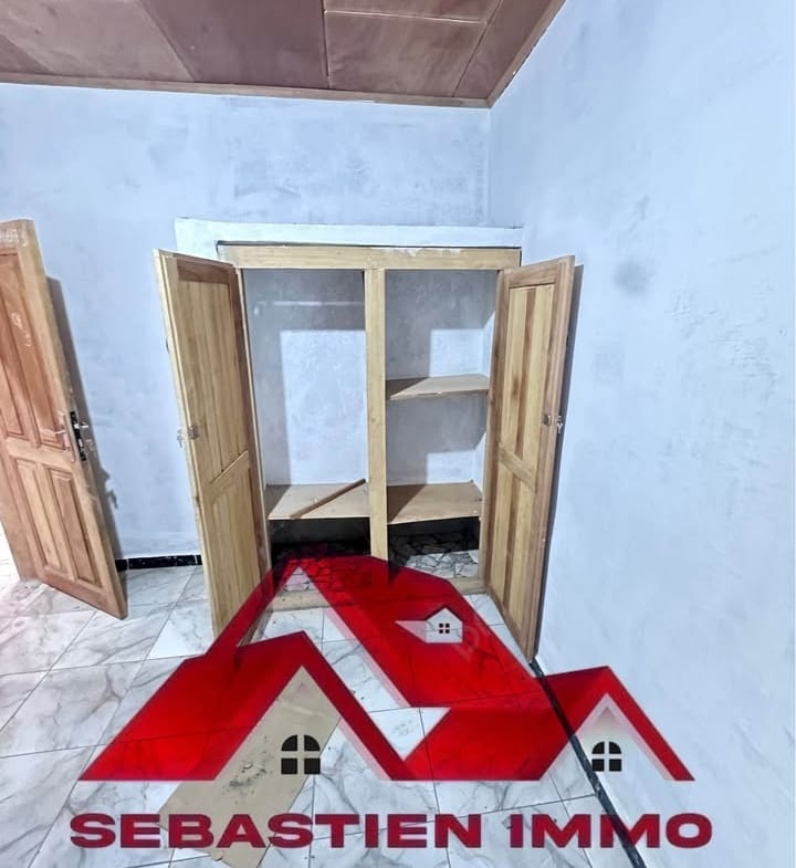 STUDIO MODERNE NOUVELLEMENT CONSTRUIT, BERTOUA NKOLBIKON