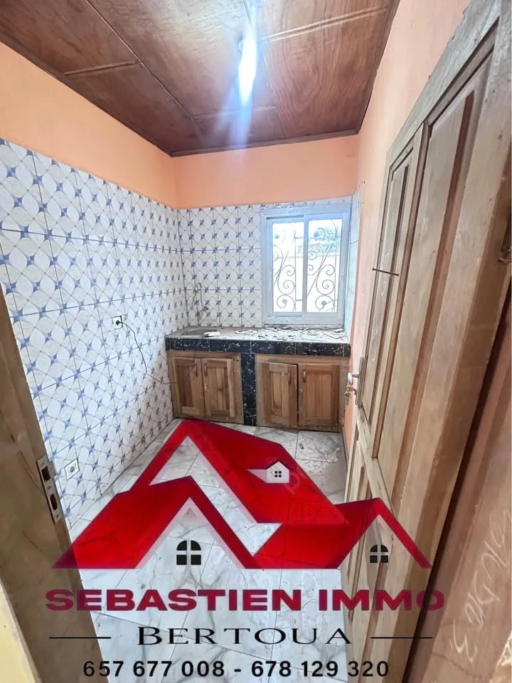 STUDIO MODERNE NOUVELLEMENT CONSTRUIT, BERTOUA NKOLBIKON