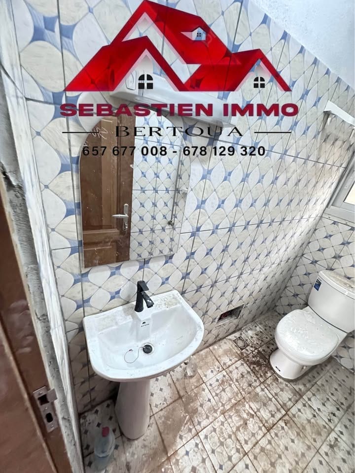 STUDIO MODERNE NOUVELLEMENT CONSTRUIT, BERTOUA NKOLBIKON