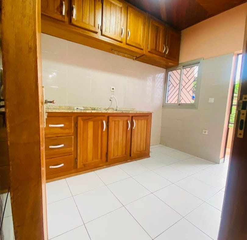 APPARTEMENT MODERNE STAFFÉ SITUÉ À KOTTO BADEN BADEN