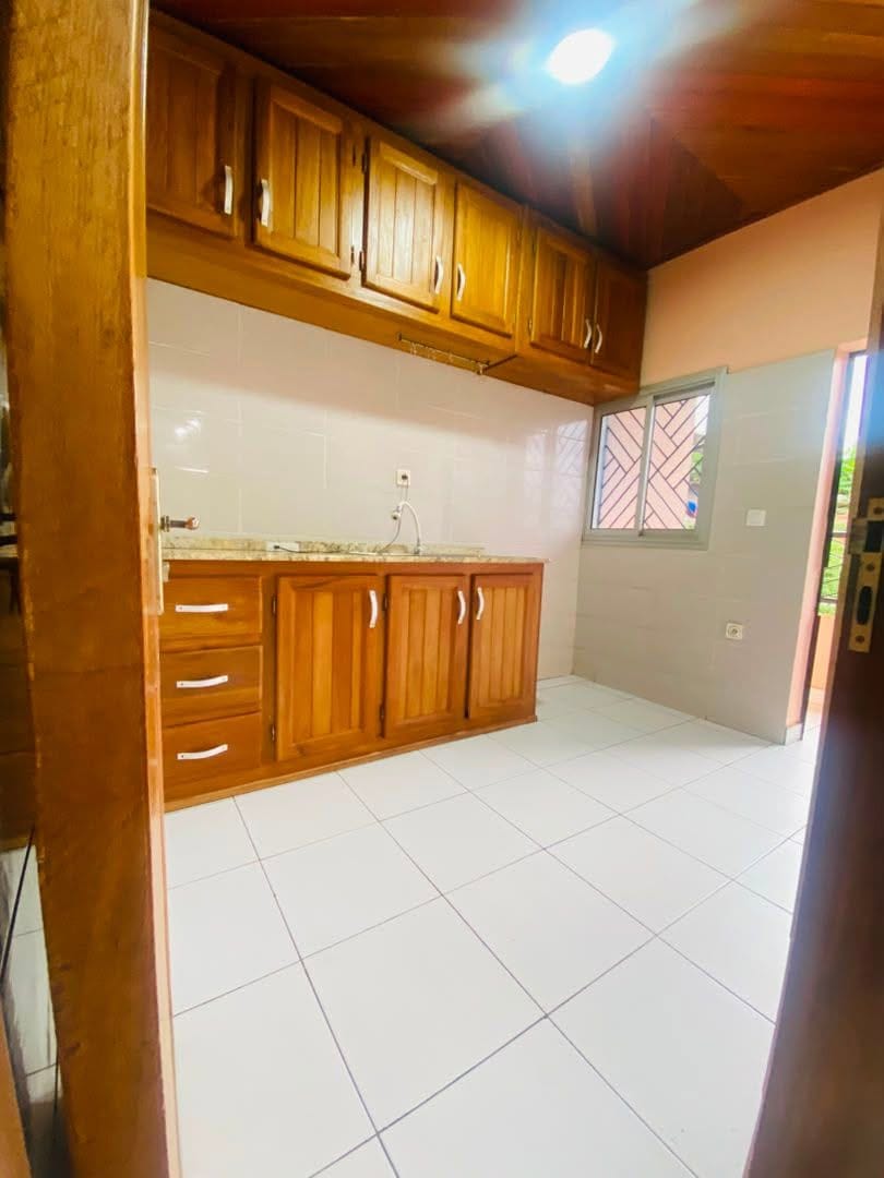 APPARTEMENT MODERNE STAFFÉ SITUÉ À KOTTO BADEN BADEN
