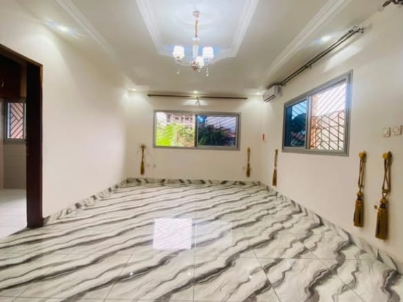 APPARTEMENT MODERNE STAFFÉ SITUÉ À KOTTO BADEN BADEN
