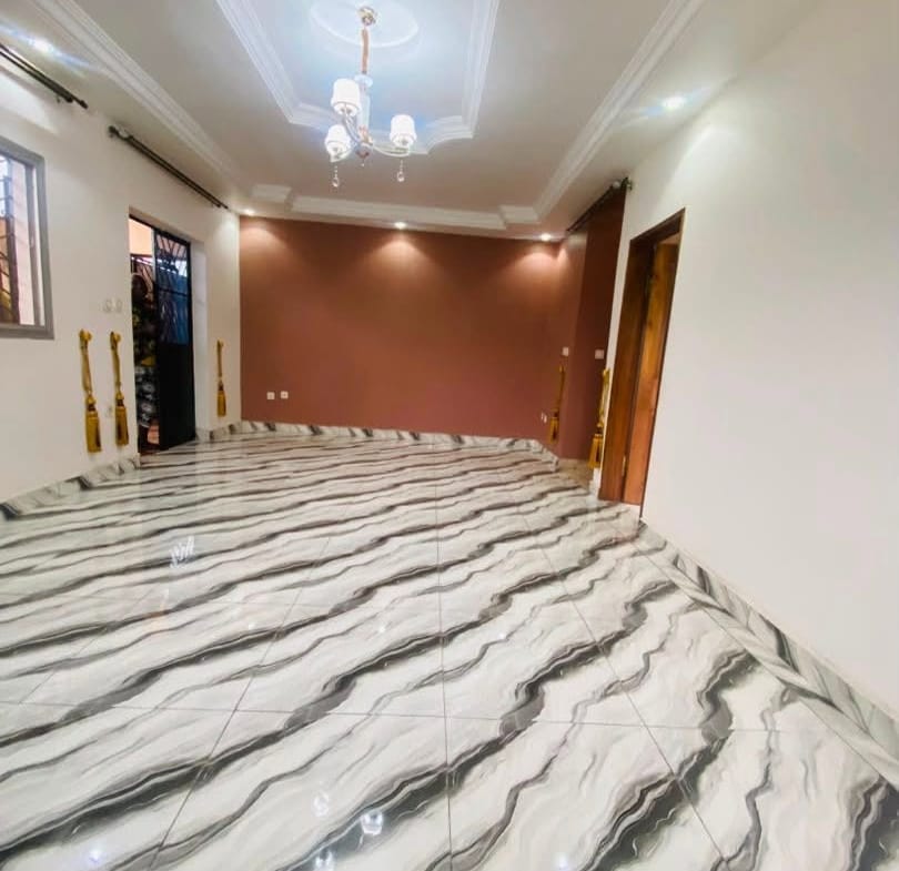 APPARTEMENT MODERNE STAFFÉ SITUÉ À KOTTO BADEN BADEN