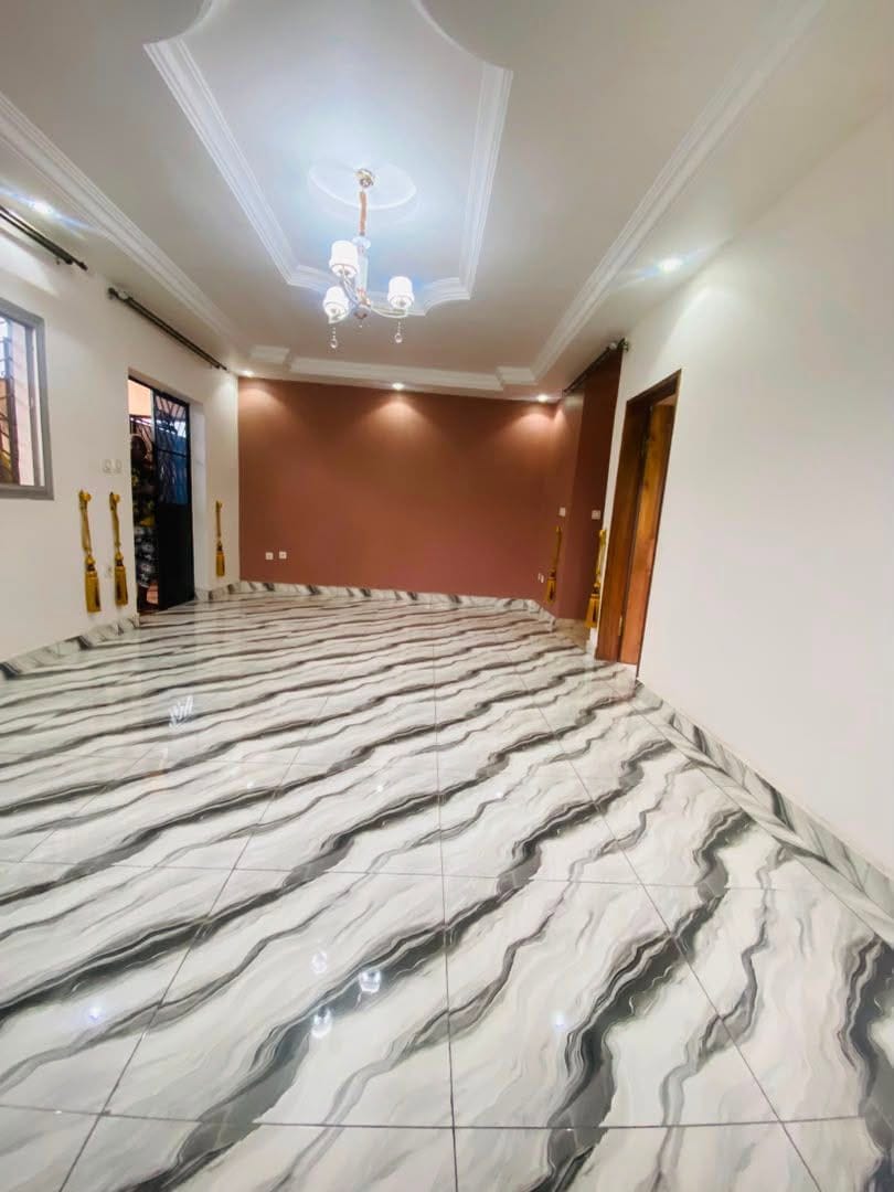 APPARTEMENT MODERNE STAFFÉ SITUÉ À KOTTO BADEN BADEN