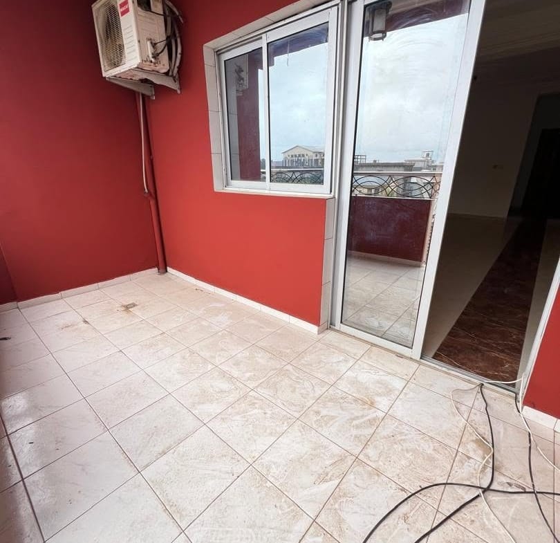 APPARTEMENT MODERNE SITUÉ À LOGBESSOU À 50m DU NOUVEAU GOUDRON