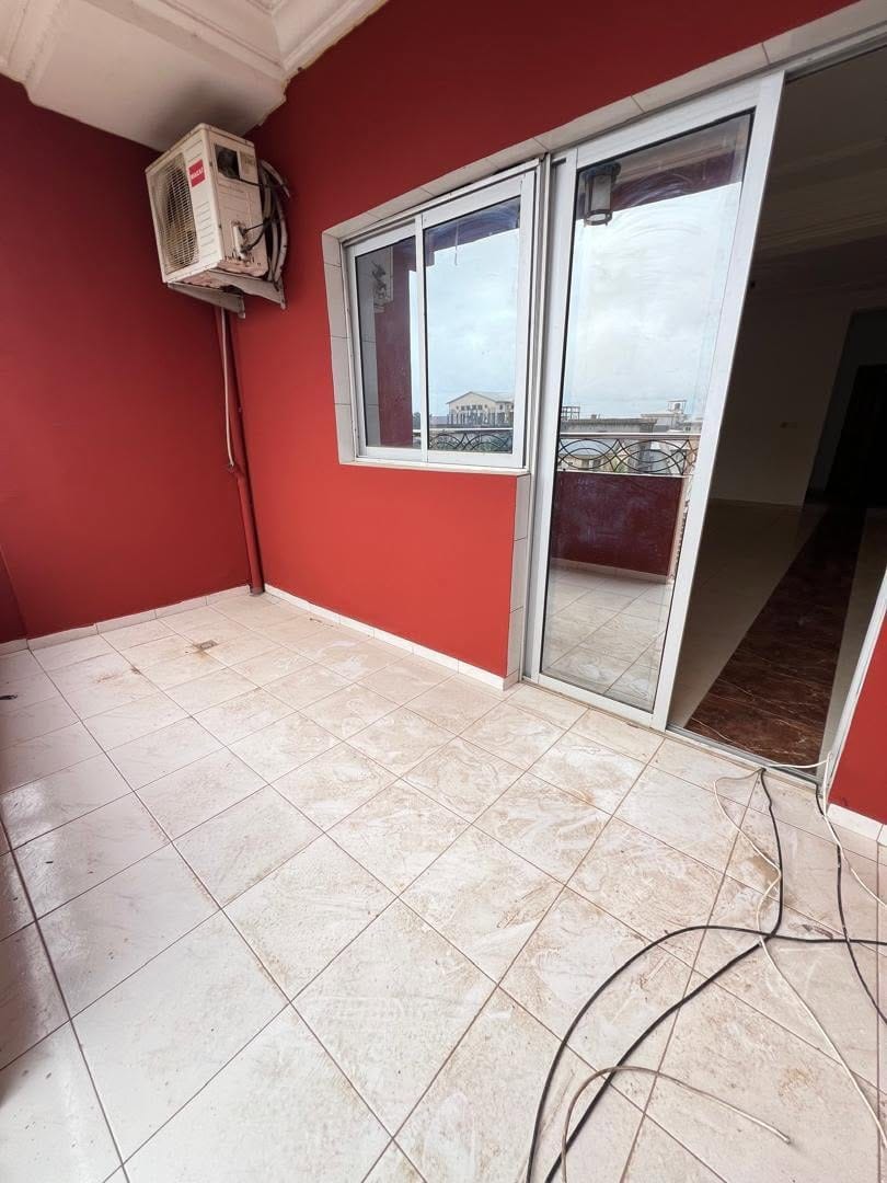 APPARTEMENT MODERNE SITUÉ À LOGBESSOU À 50m DU NOUVEAU GOUDRON