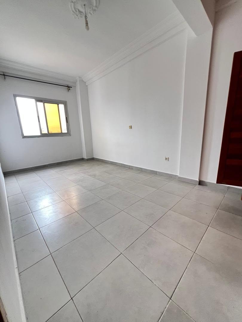 APPARTEMENT MODERNE SITUÉ À LOGBESSOU À 50m DU NOUVEAU GOUDRON