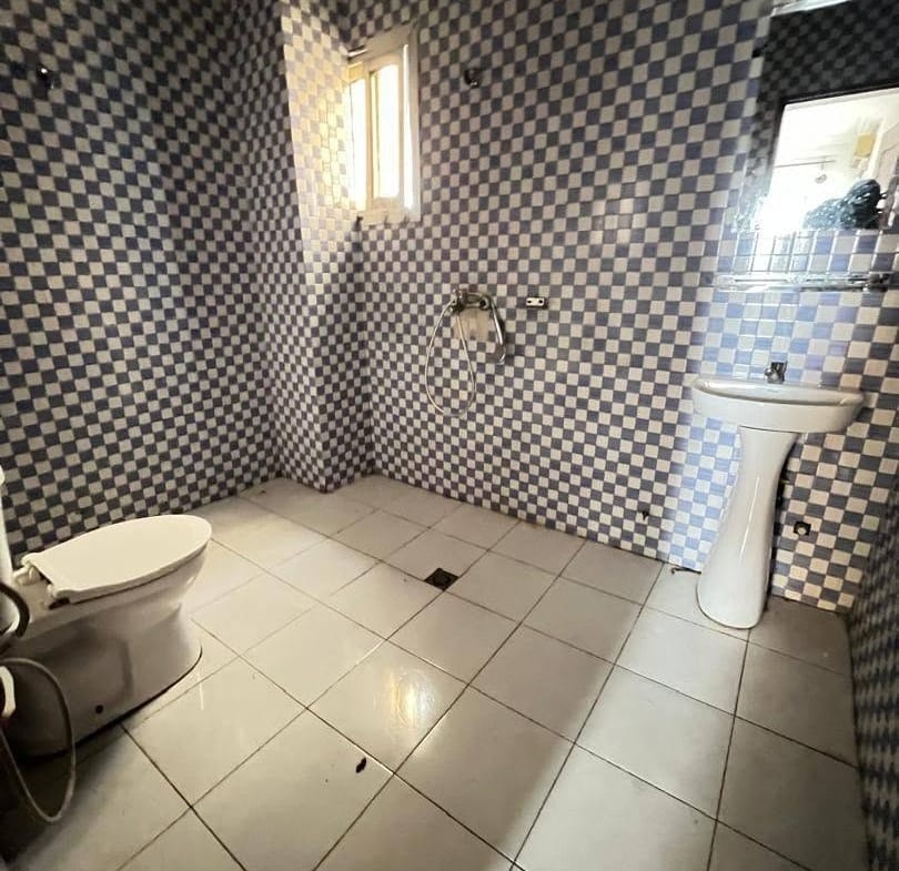APPARTEMENT MODERNE SITUÉ À LOGBESSOU À 50m DU NOUVEAU GOUDRON