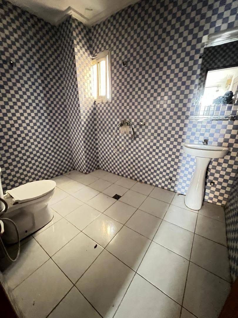 APPARTEMENT MODERNE SITUÉ À LOGBESSOU À 50m DU NOUVEAU GOUDRON