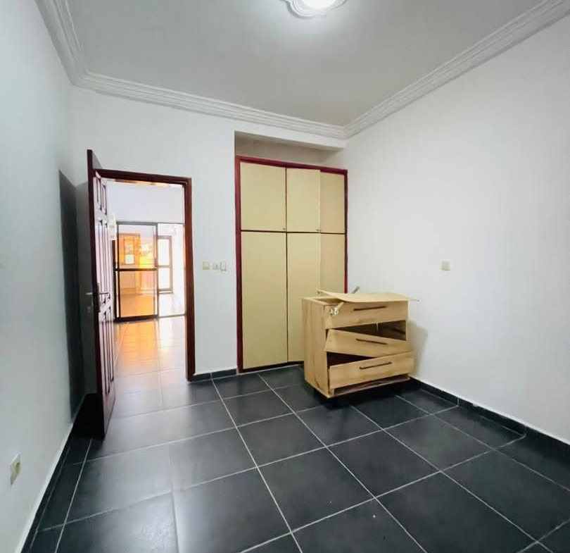 APPARTEMENT CLIMATISÉ AVEC GROUPE ELECTROGÈNE SITUÉ À LOGPOM