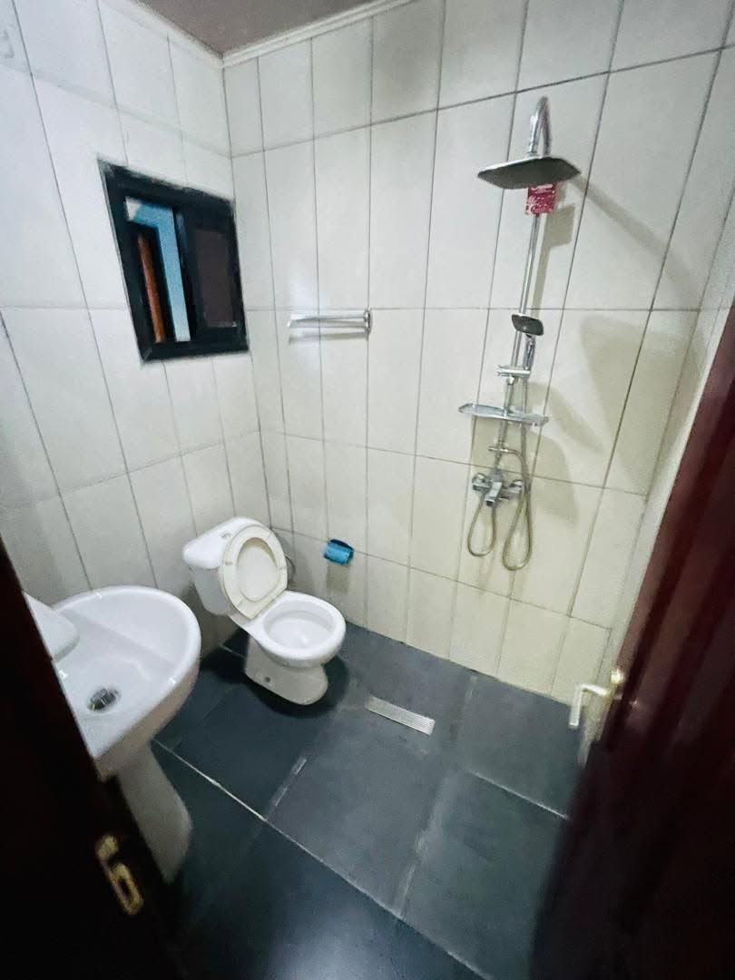 APPARTEMENT CLIMATISÉ AVEC GROUPE ELECTROGÈNE SITUÉ À LOGPOM