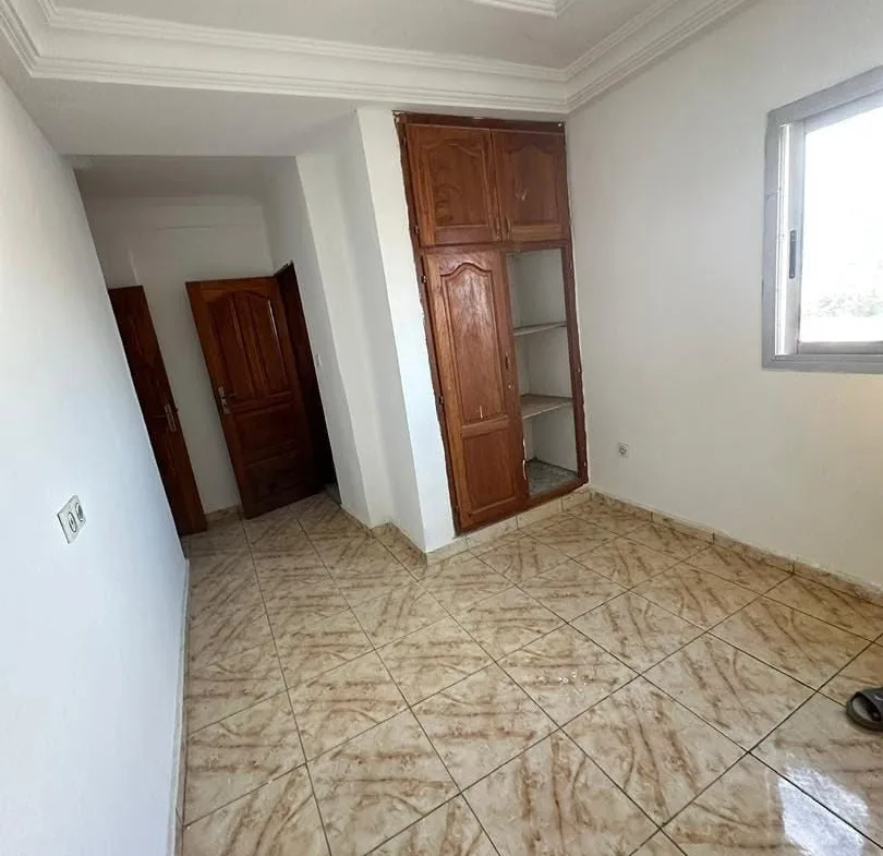APPARTEMENT MODERNE 3 CHAMBRES STAFFÉ SITUÉ À MAKÉPÉ