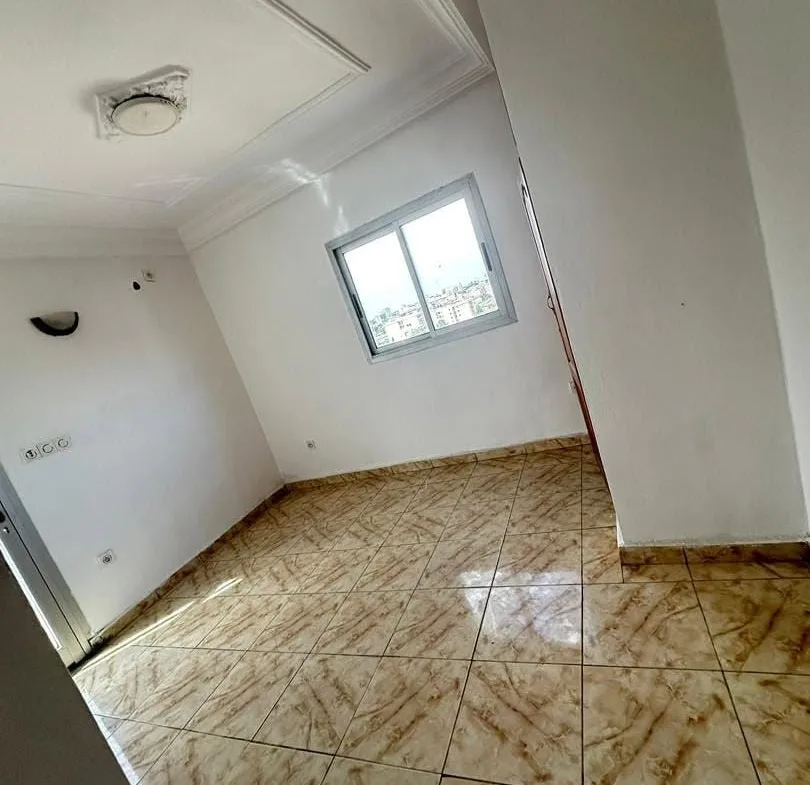 APPARTEMENT MODERNE 3 CHAMBRES STAFFÉ SITUÉ À MAKÉPÉ