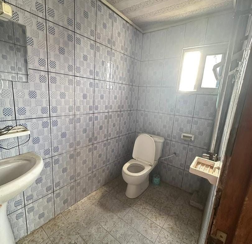 APPARTEMENT MODERNE 3 CHAMBRES STAFFÉ SITUÉ À MAKÉPÉ