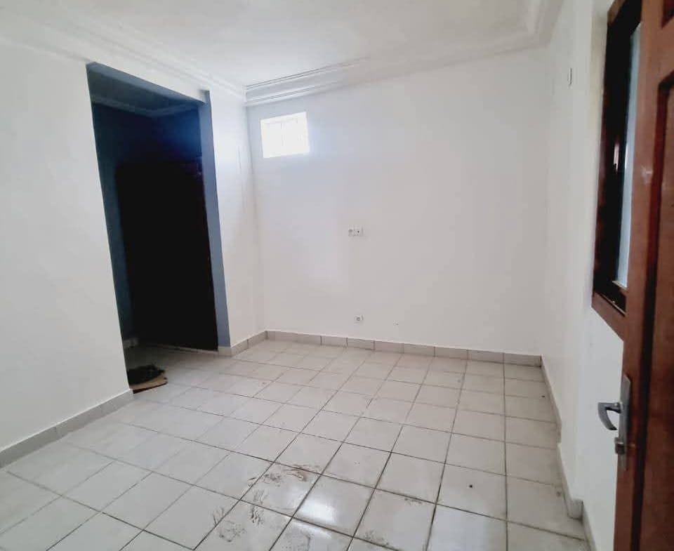 GRAND APPARTEMENT MODERNE STAFFÉ SITUÉ À MAKÉPÉ