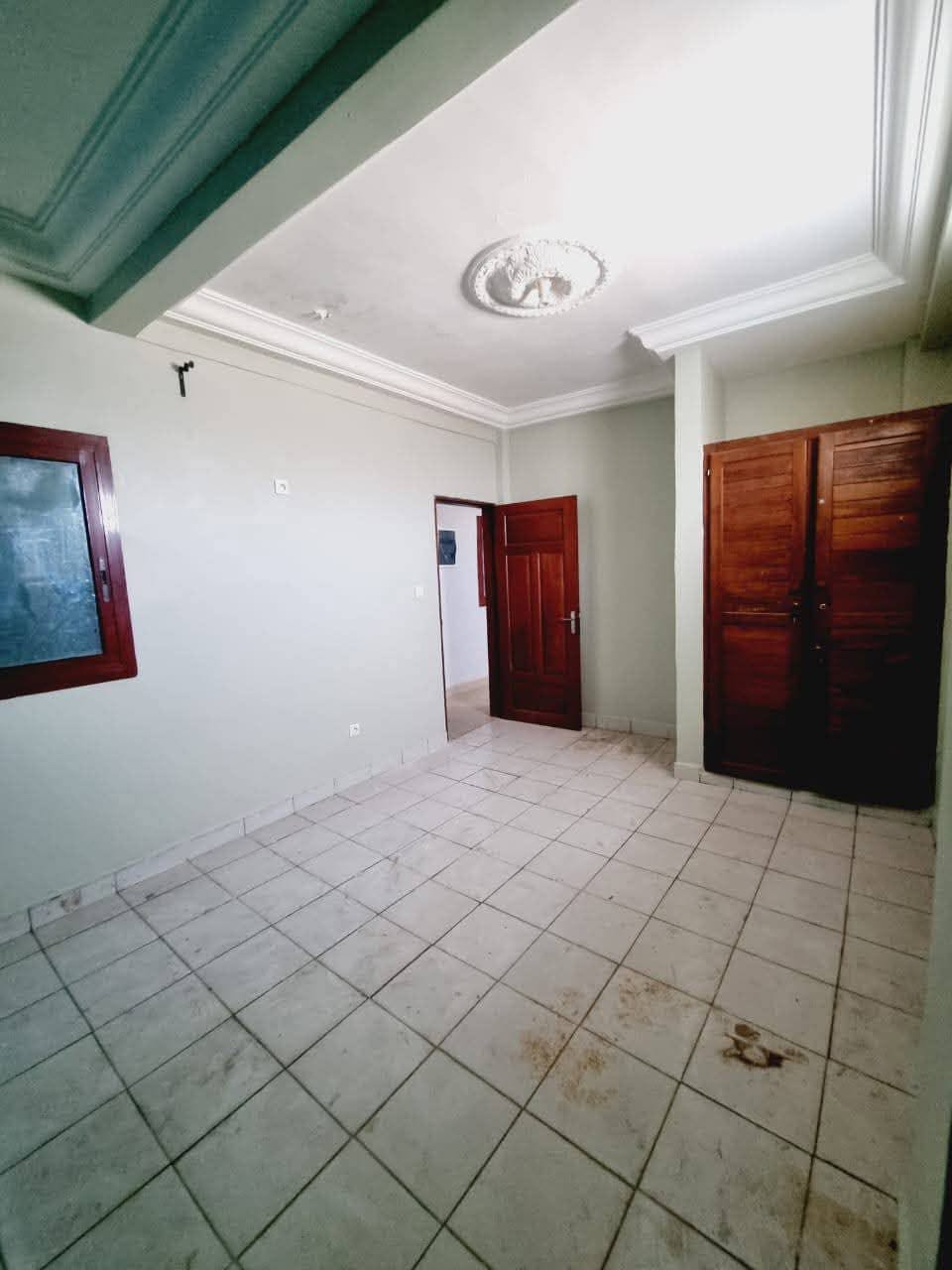 GRAND APPARTEMENT MODERNE STAFFÉ SITUÉ À MAKÉPÉ