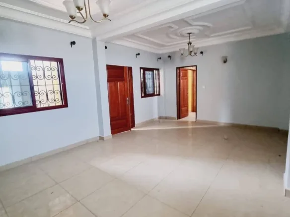 GRAND APPARTEMENT MODERNE STAFFÉ SITUÉ À MAKÉPÉ