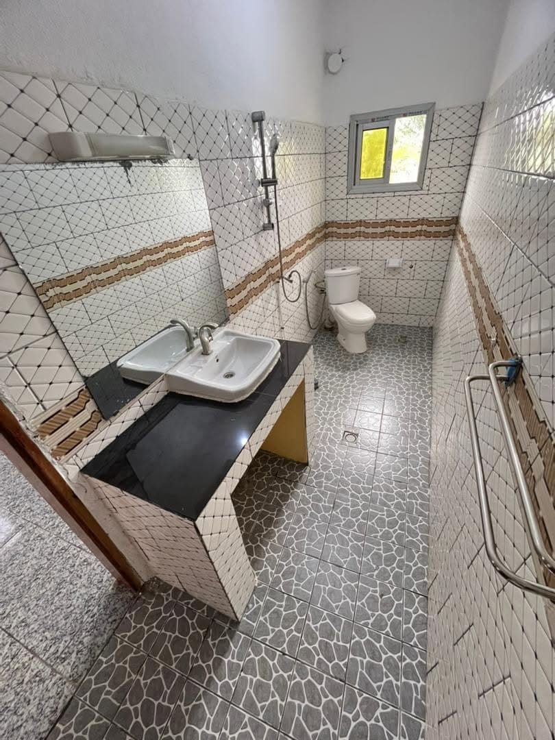 GRAND APPARTEMENT MODERNE STAFFÉ SITUÉ À NYALLA PARISO