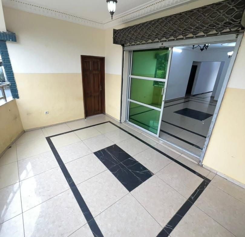 GRAND APPARTEMENT MODERNE STAFFÉ SITUÉ À NYALLA PARISO